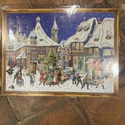 Julemand ved træet på torvet